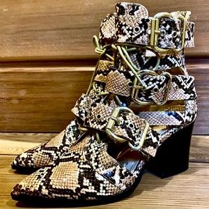 WOMENS BOHO FAUX PYTHON LACE UP HEELED ANKLE BOOTIES | Size 6 - NWOT